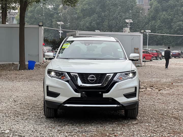 Nissan X-Trail 2025 2025款 荣誉 2.0L 两驱领先版