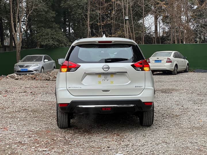 Nissan X-Trail 2025 2025款 荣誉 2.0L 两驱领先版