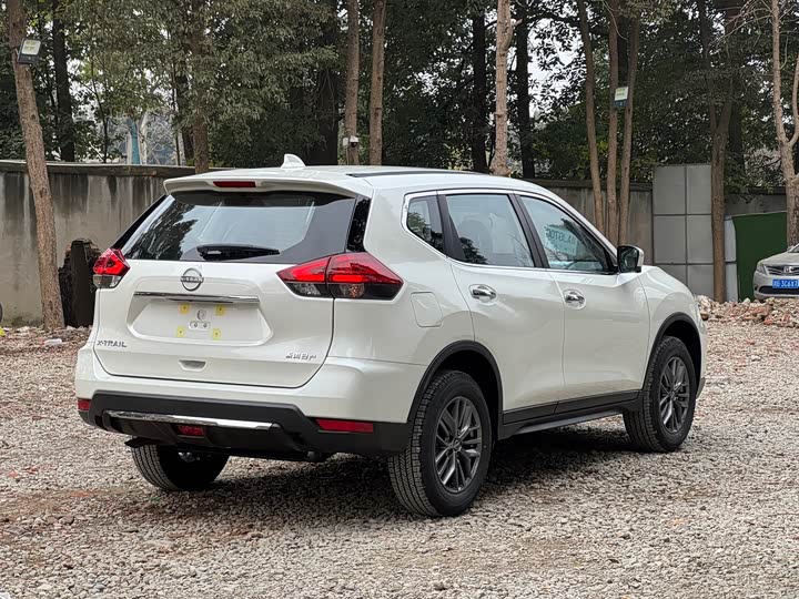Nissan X-Trail 2025 2025款 荣誉 2.0L 两驱领先版