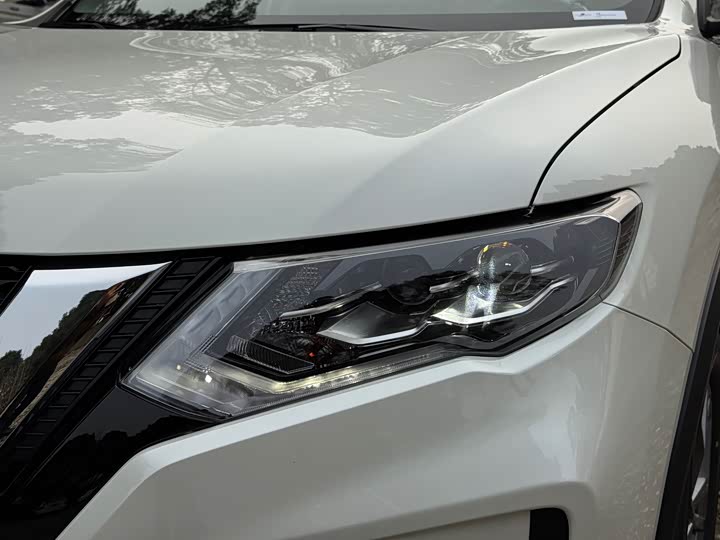 Nissan X-Trail 2025 2025款 荣誉 2.0L 两驱领先版