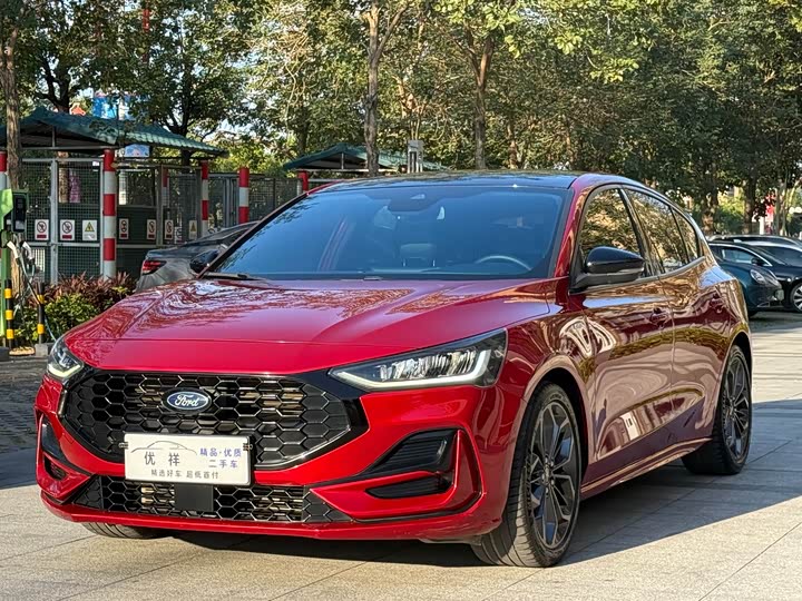 Ford Focus 2022 2022款 两厢 EcoBoost 180 自动ST Line