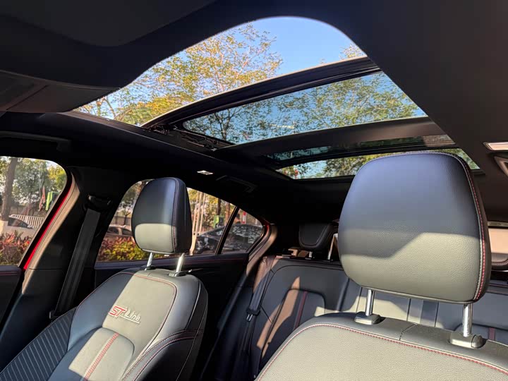 Ford Focus 2022 2022款 两厢 EcoBoost 180 自动ST Line