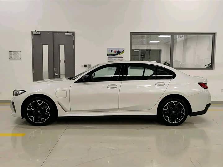 BMW i3 2025 2025款 eDrive 40 L 曜夜套装