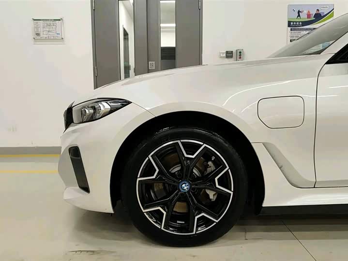 BMW i3 2025 2025款 eDrive 40 L 曜夜套装