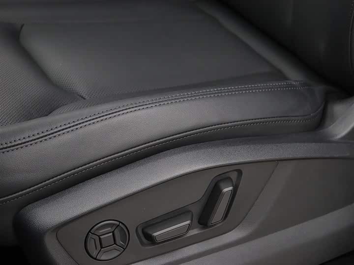 Audi Q8 2022 2022款 55 TFSI 豪华动感型