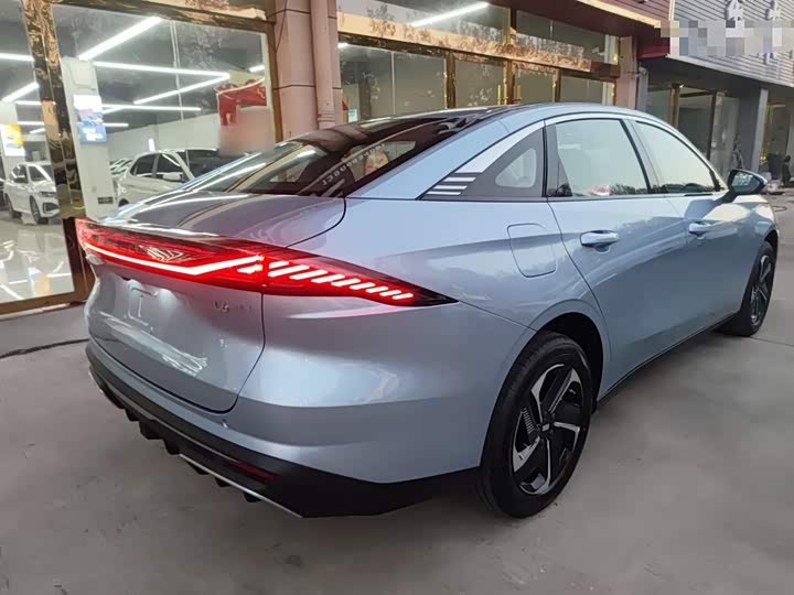 Geely Galaxy L6 2025 2025款 EM-i 140km 星舰版