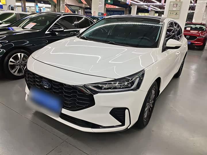 Ford Focus 2022 2022款 三厢 EcoBoost 180 自动竞速版