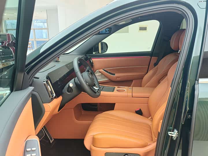 Aito M8 2025 2025款 增程 Ultra版 53.4kWh 6座版