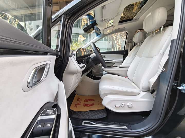 Maxus Mifa 9 2024 2024款 超混 超长续航高山版 七座