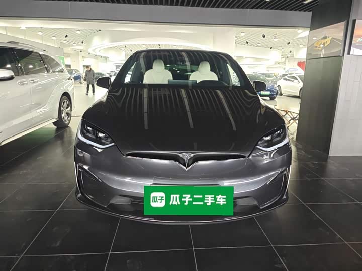 Tesla Model X 2023 2023款 三电机全轮驱动 Plaid版