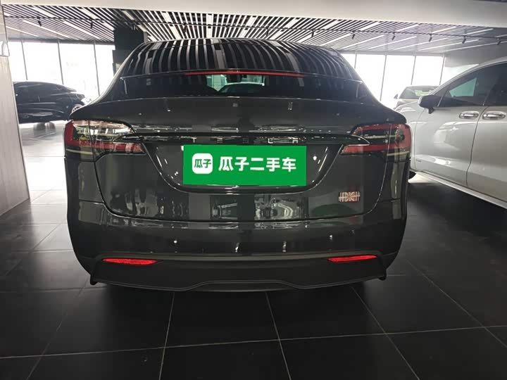 Tesla Model X 2023 2023款 三电机全轮驱动 Plaid版