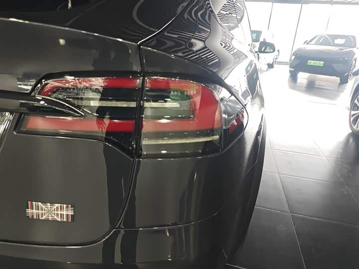 Tesla Model X 2023 2023款 三电机全轮驱动 Plaid版