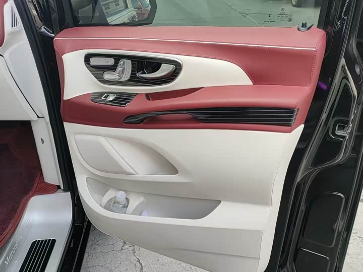 Mercedes-Benz Vito 2024 2024款 2.0T 商务版 7座