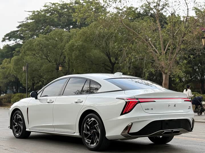 Hongqi H6 2023 2023款 2.0T 致逸版