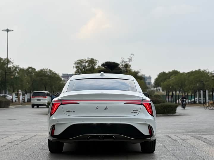 Hongqi H6 2023 2023款 2.0T 致逸版