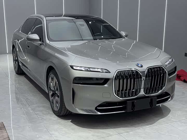 BMW i7 2023 2023款 eDrive50L 尊享豪华套装