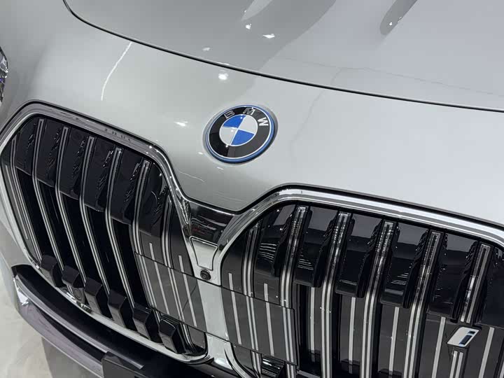 BMW i7 2023 2023款 eDrive50L 尊享豪华套装