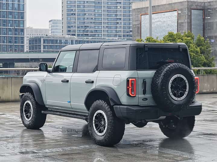Ford Bronco 2024 2024款 2.3T 长滩大脚越野版
