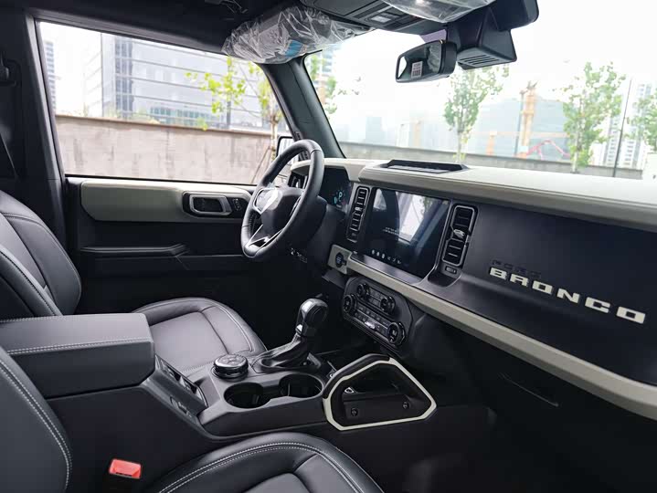 Ford Bronco 2024 2024款 2.3T 长滩大脚越野版