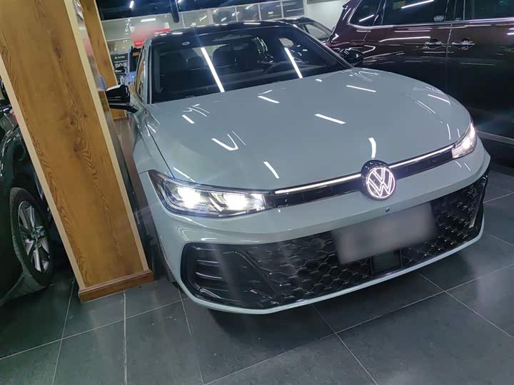 Volkswagen Passat 2025 2025款 Pro 380TSI 星空龙尊版