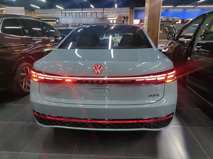 Volkswagen Passat 2025 2025款 Pro 380TSI 星空龙尊版
