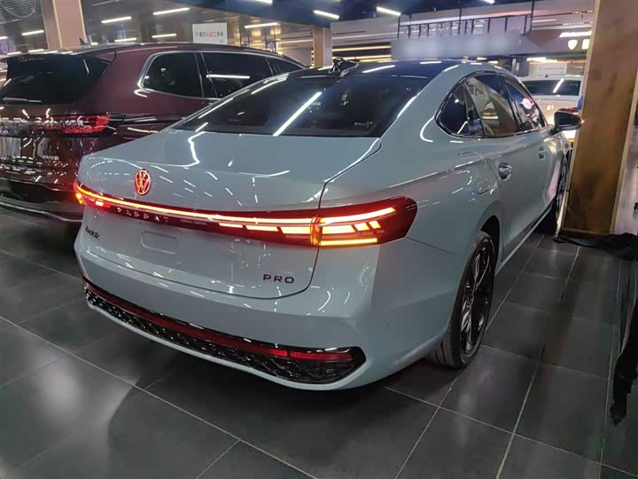 Volkswagen Passat 2025 2025款 Pro 380TSI 星空龙尊版
