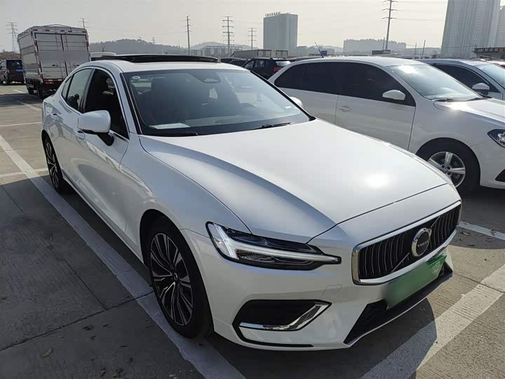 Volvo S60 2025 2025款 B4 智远豪华版