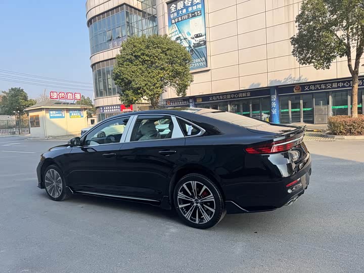 Geely Preface 2026 2026款 东方曜 1.5TD 昆仑版