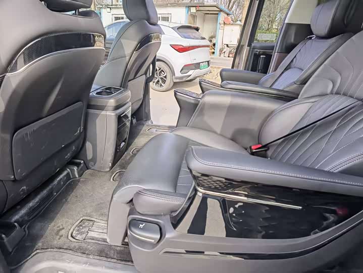 GAC Trumpchi M8 2024 2024款 大师系列 400T 尊贵版