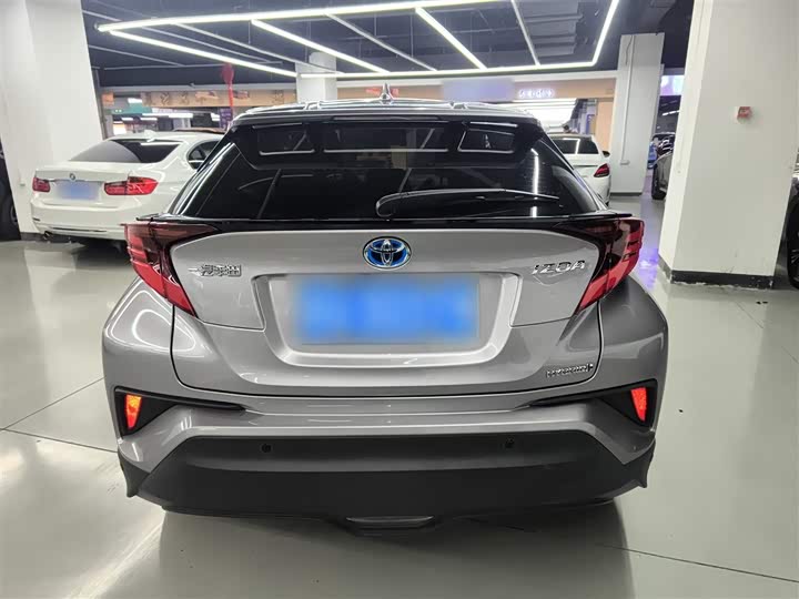 Toyota Izoa 2021 2021款 双擎 2.0L 奕驰版