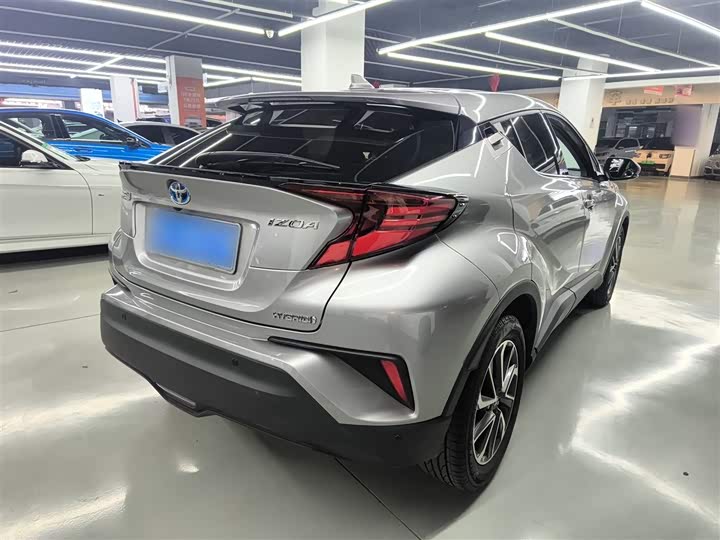 Toyota Izoa 2021 2021款 双擎 2.0L 奕驰版