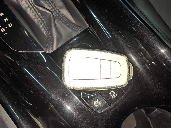 Toyota Izoa 2021 2021款 双擎 2.0L 奕驰版