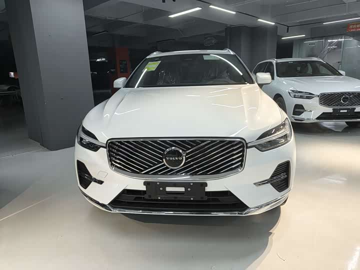 Volvo XC60 2026 2026款 B5 四驱智逸豪华版