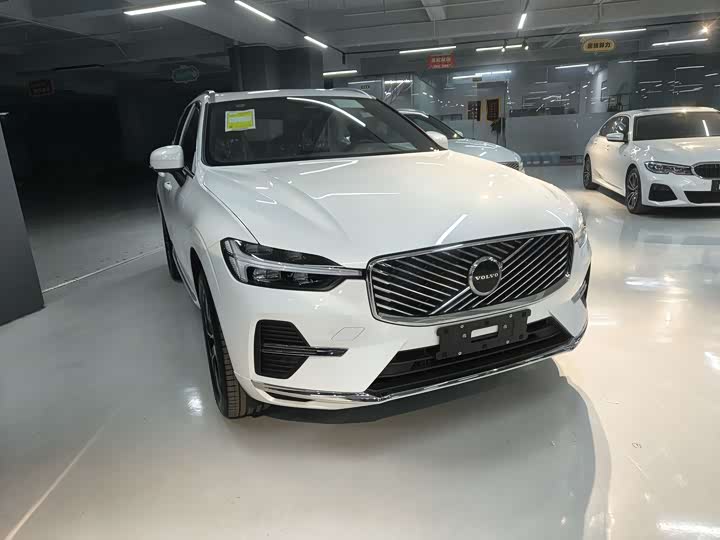 Volvo XC60 2026 2026款 B5 四驱智逸豪华版