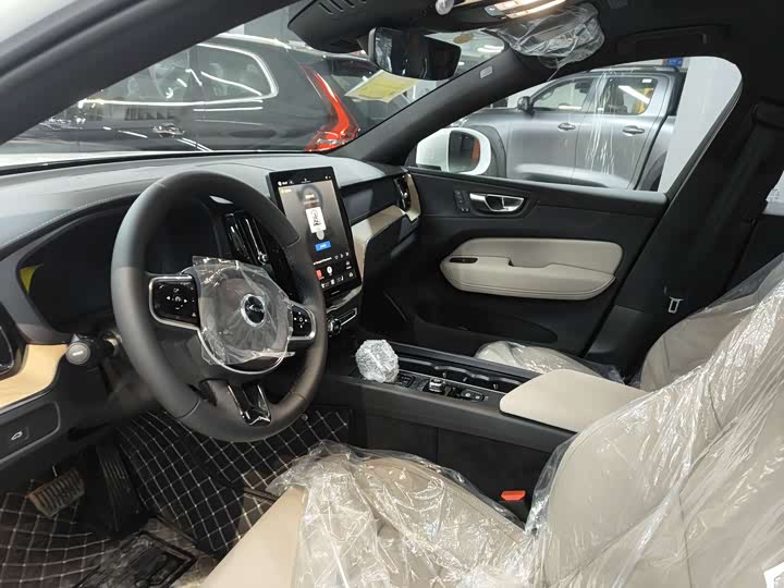 Volvo XC60 2026 2026款 B5 四驱智逸豪华版