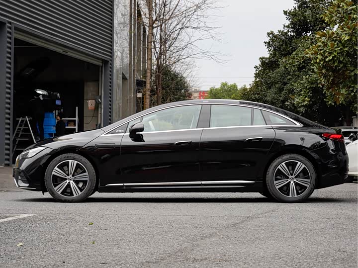 Mercedes-Benz EQE 2025 2025款 500 4MATIC 先锋版