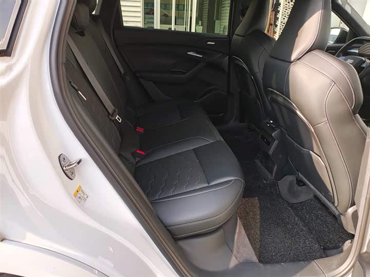 Audi Q6L e-tron 2026 2026款 首发领航版