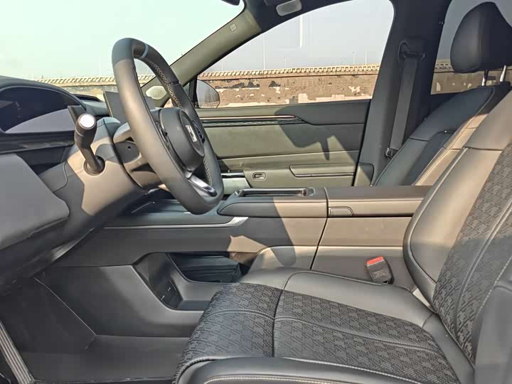 Zeekr 7X 2025 2025款 75kWh 后驱智驾版