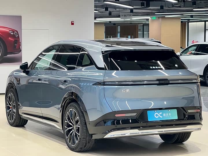 Zeekr 7X 2025 2025款 100kWh 长续航后驱智驾版