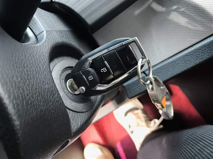 Maxus G10 2021 2021款 2.0T 自动精英版 汽油 7座