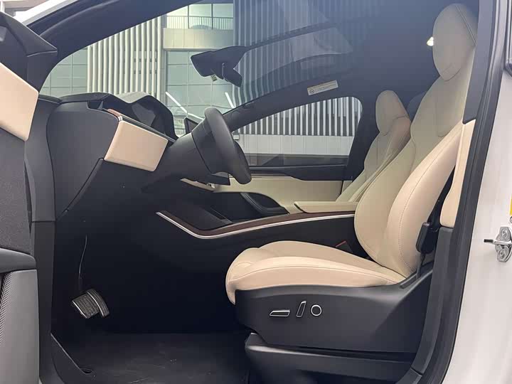 Tesla Model X 2023 2023款 双电机全轮驱动版
