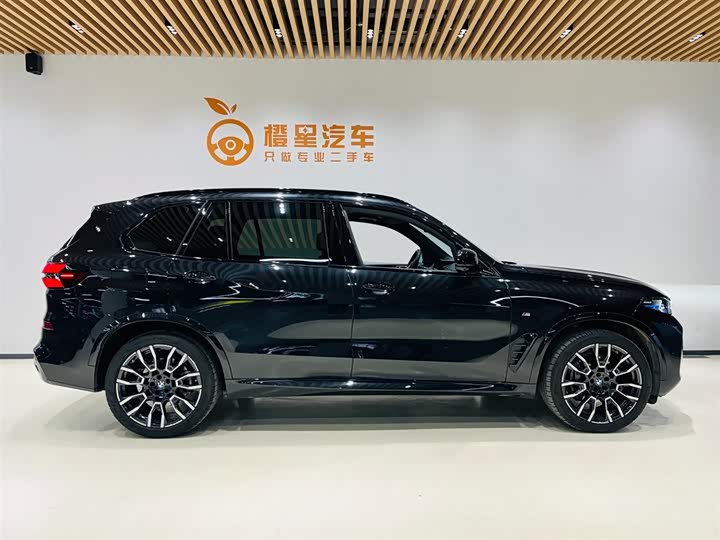 BMW X5 2025 2025款 xDrive 40Li M运动曜夜套装