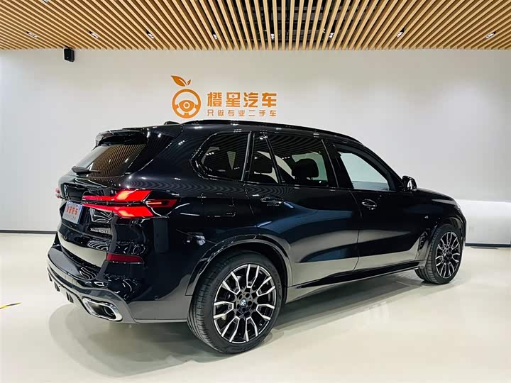 BMW X5 2025 2025款 xDrive 40Li M运动曜夜套装