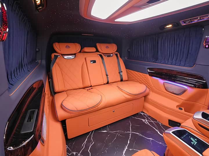 Mercedes-Benz Vito 2024 2024款 2.0T 商务版 7座