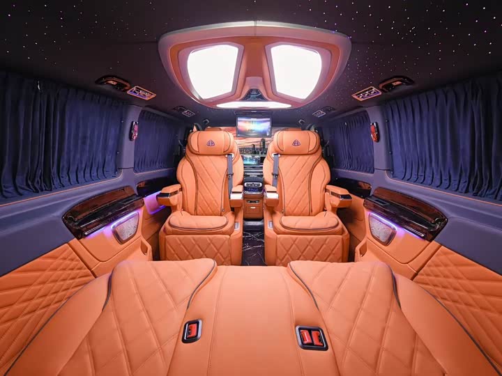 Mercedes-Benz Vito 2024 2024款 2.0T 商务版 7座