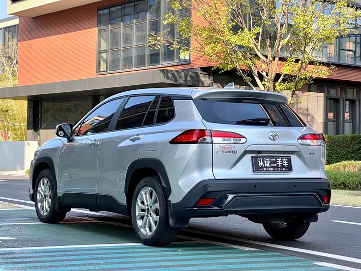 Toyota Frontlander 2024 2024款 2.0L 智能电混双擎 领先版