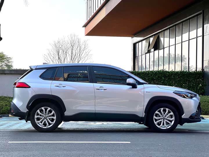 Toyota Frontlander 2024 2024款 2.0L 智能电混双擎 领先版