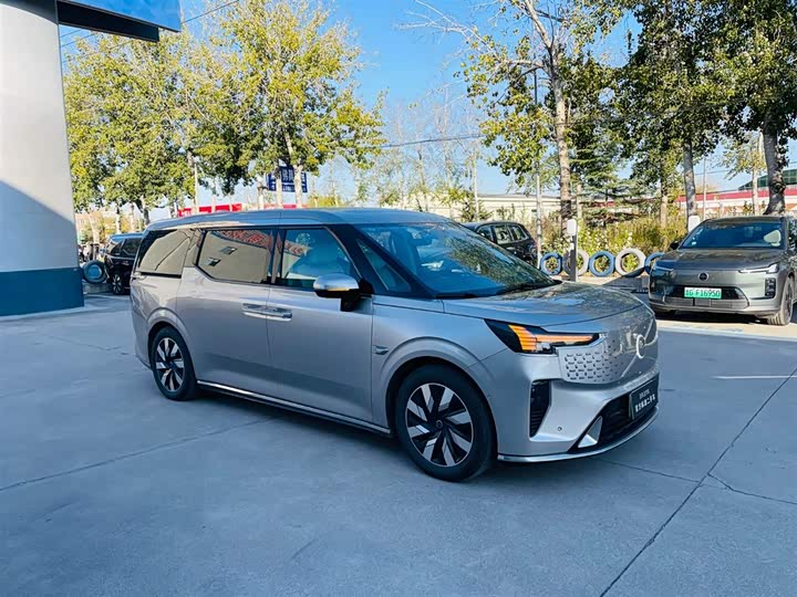 Volvo EM90 2025 2025款 Ultra 六座