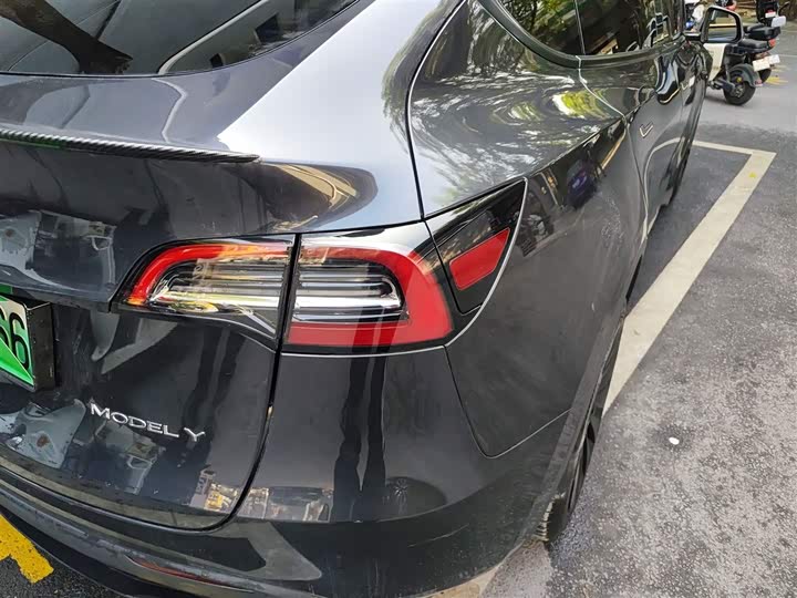 Tesla Model Y 2024 2024款 长续航全轮驱动版