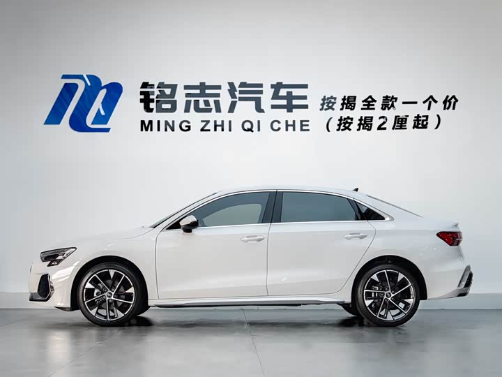 Audi A3 2025 2025款 A3L Limousine 35TFSI 飞驰尊享型